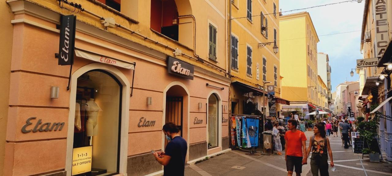 Rue Fesch - Vieille * Ajaccio (Corsica)